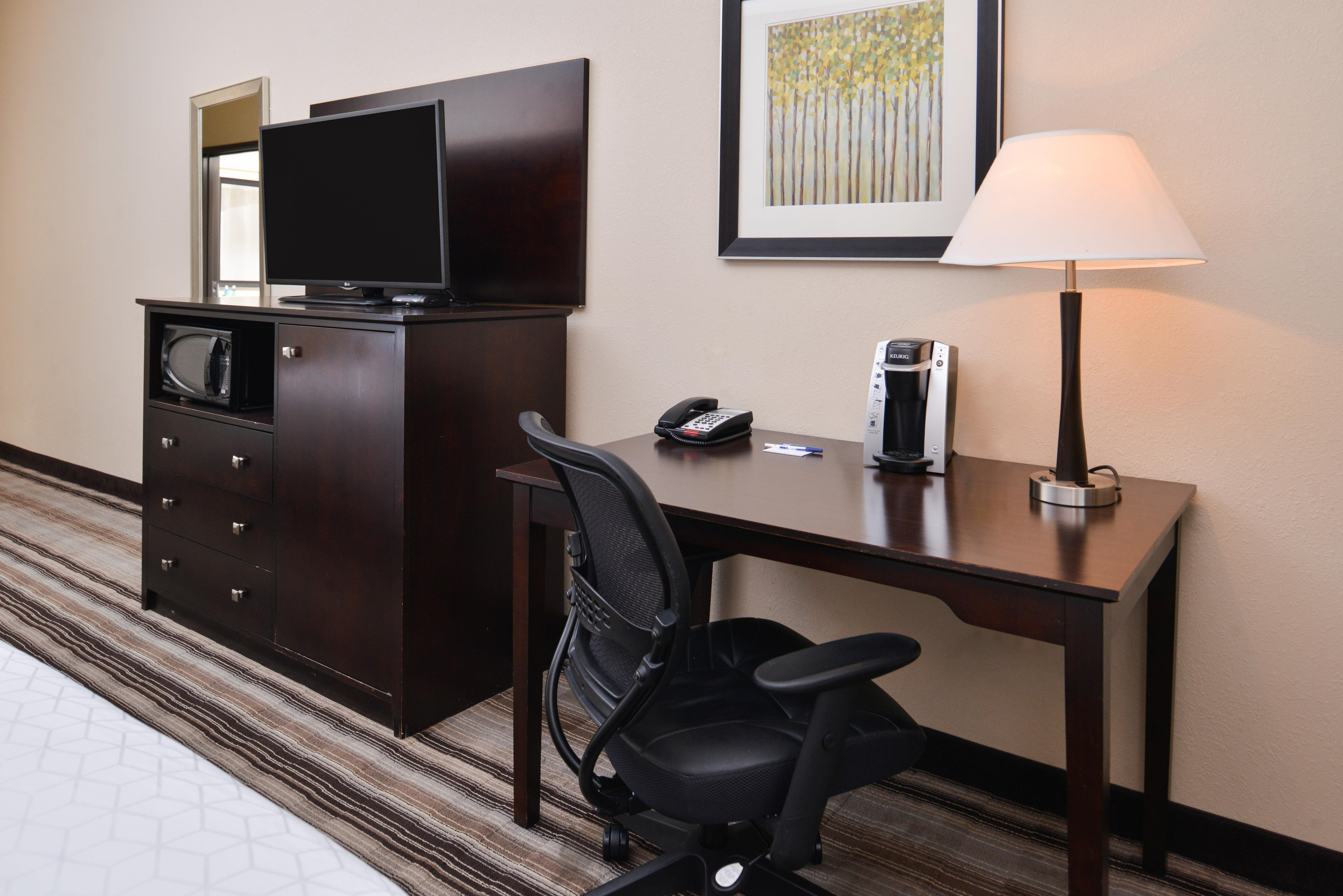 Holiday Inn Express & Suites Emporia Northwest By Ihg Eksteriør billede
