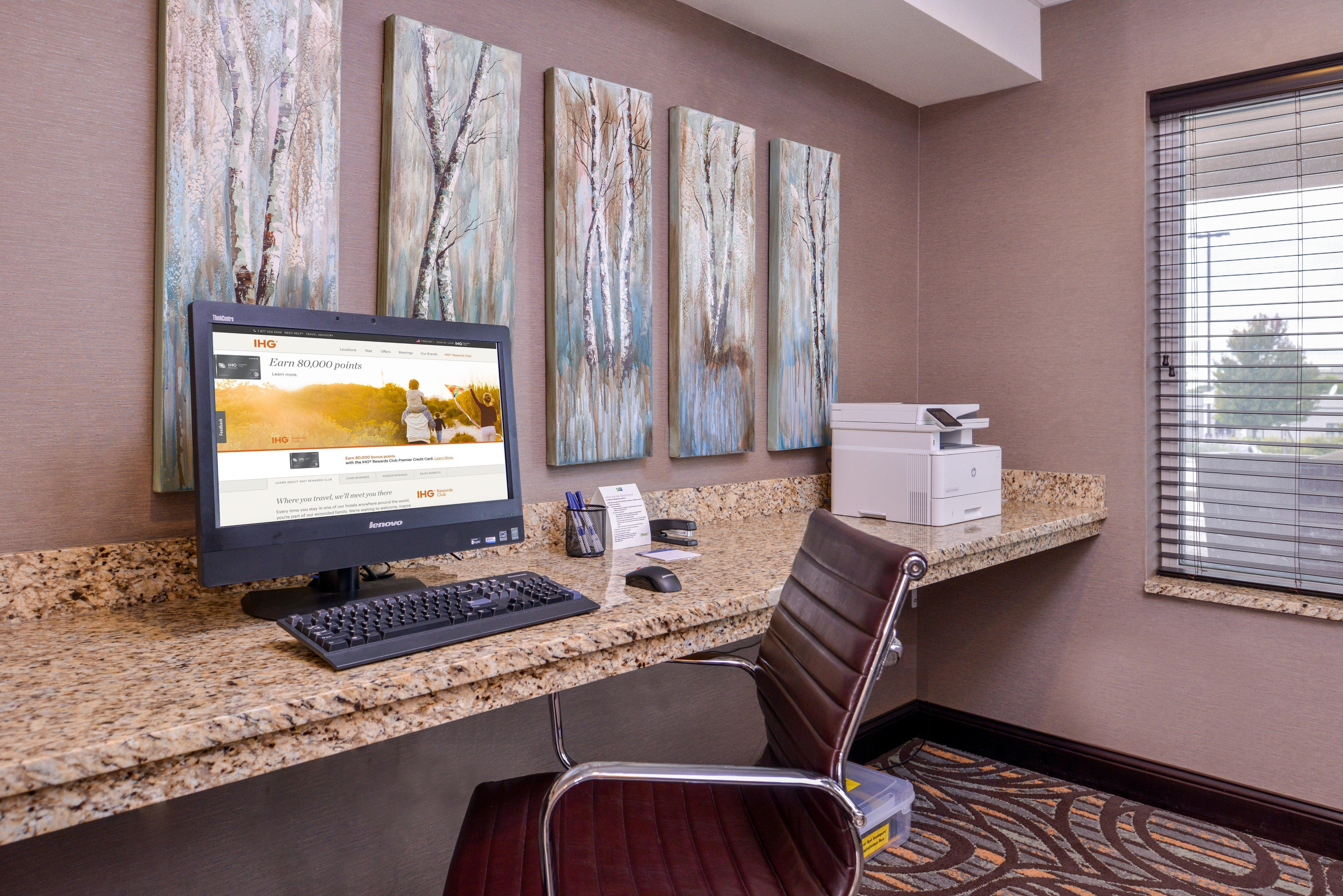 Holiday Inn Express & Suites Emporia Northwest By Ihg Eksteriør billede