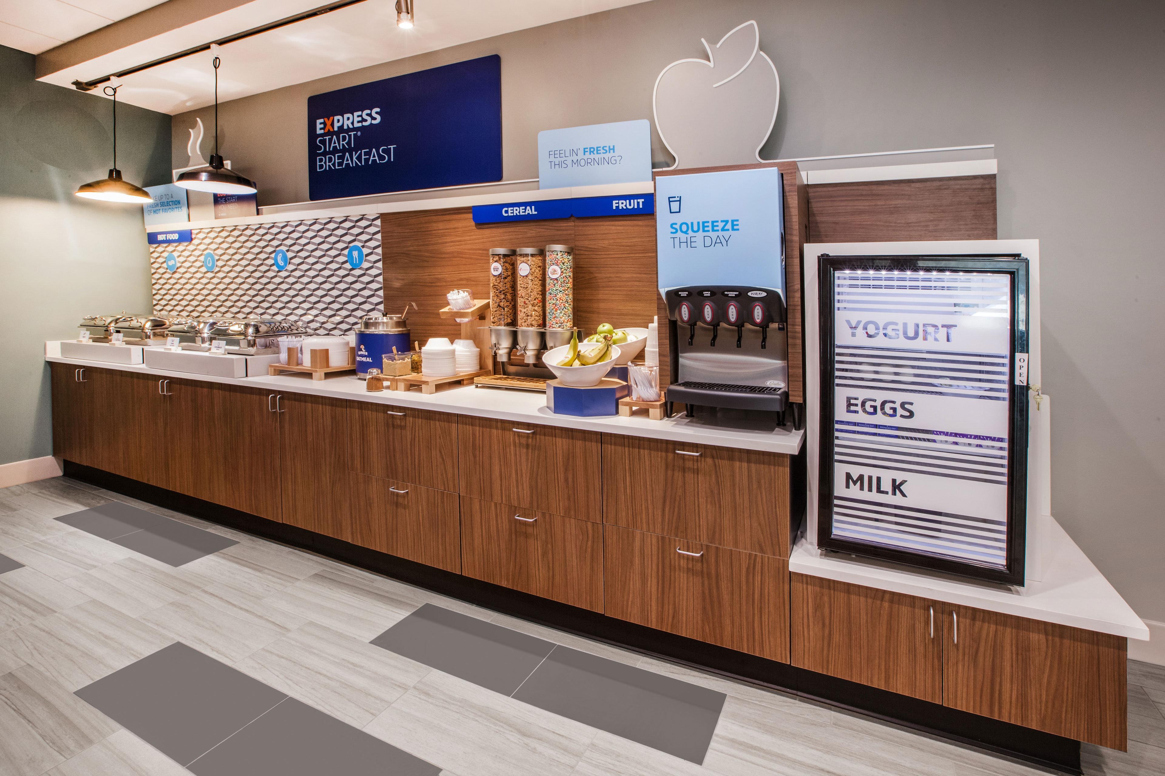 Holiday Inn Express & Suites Emporia Northwest By Ihg Eksteriør billede