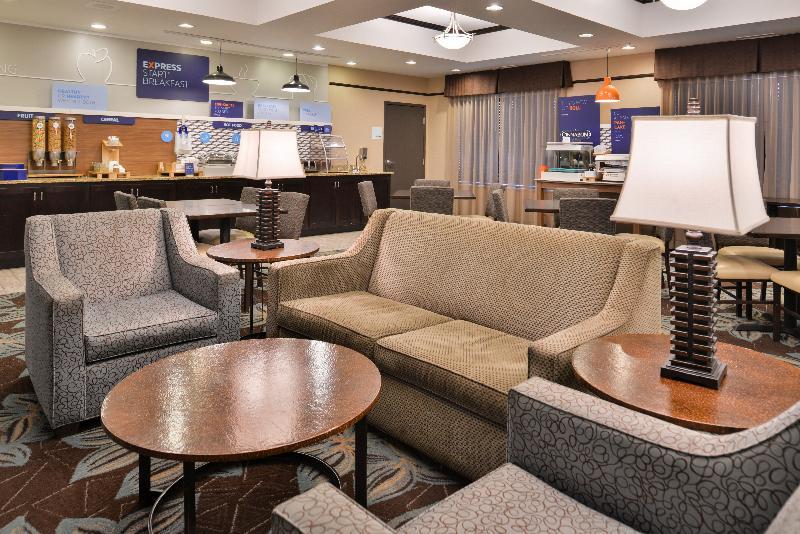 Holiday Inn Express & Suites Emporia Northwest By Ihg Eksteriør billede